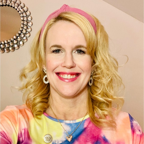 Meet Misty 🤩Posh Ambassador 🤩 - Picture 4 of 13